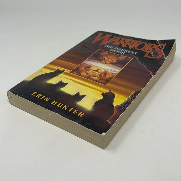 3/$15 WARRIORS: The Darkest Hour. Book 6. - Picture 4 of 5